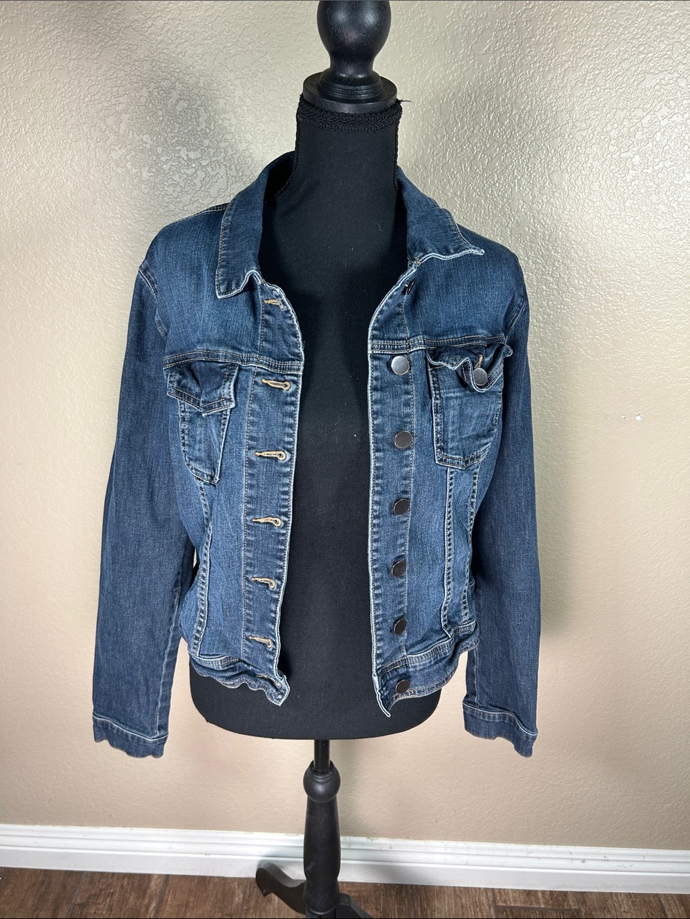 KUT from the Kloth Stretch Denim Jacket Medium Wash Women’s Size Medium
